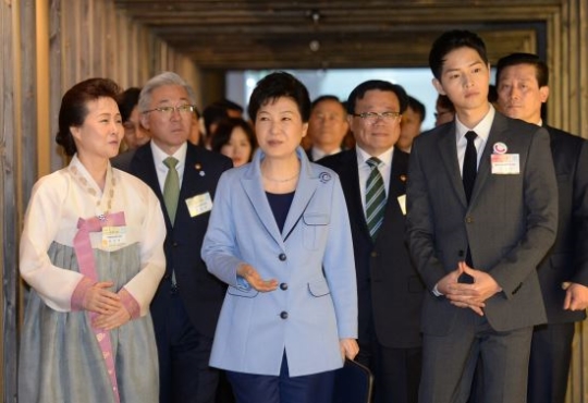朴槿惠首開文化旅遊會議 強調打造韓國游「零不滿」