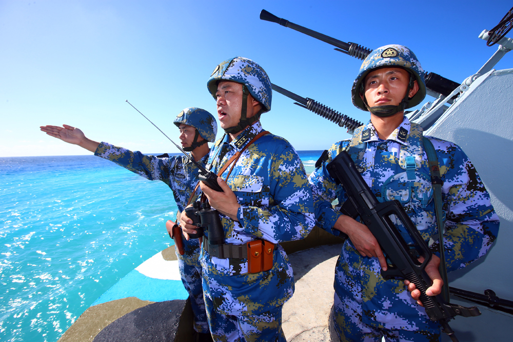 守卫在南沙群岛永暑礁上的中国海军官兵 资料图片