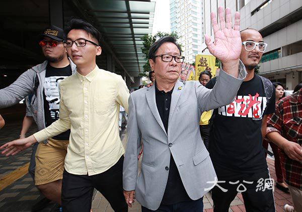 文章 > 正文 大公网10月25日讯(记者叶汉亮)前立法会议员黄毓民前图片