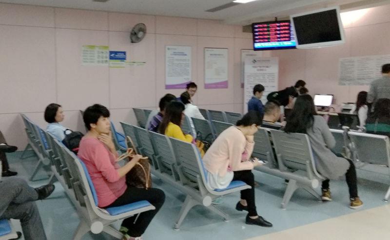 深圳居民去医院看病时忘记带社保卡,自费之后