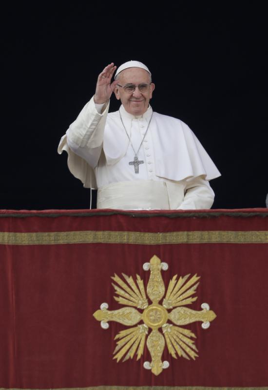 天主教教皇方济各25日在梵蒂冈发表圣诞文告/美联社