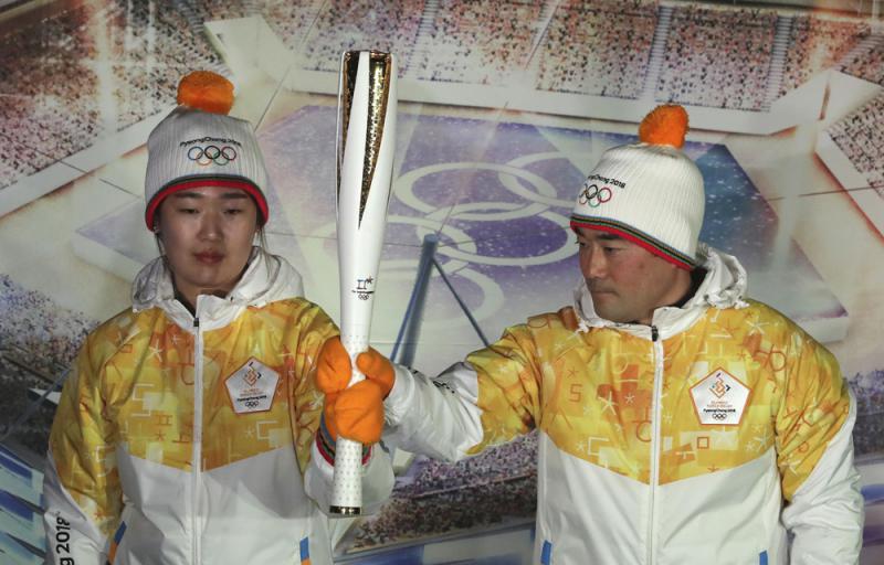 平昌冬奥会火炬亮相