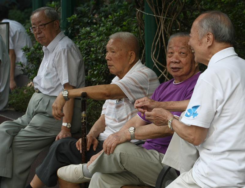 香港人口老化问题_香港人口老化问题严重过欧美日(3)