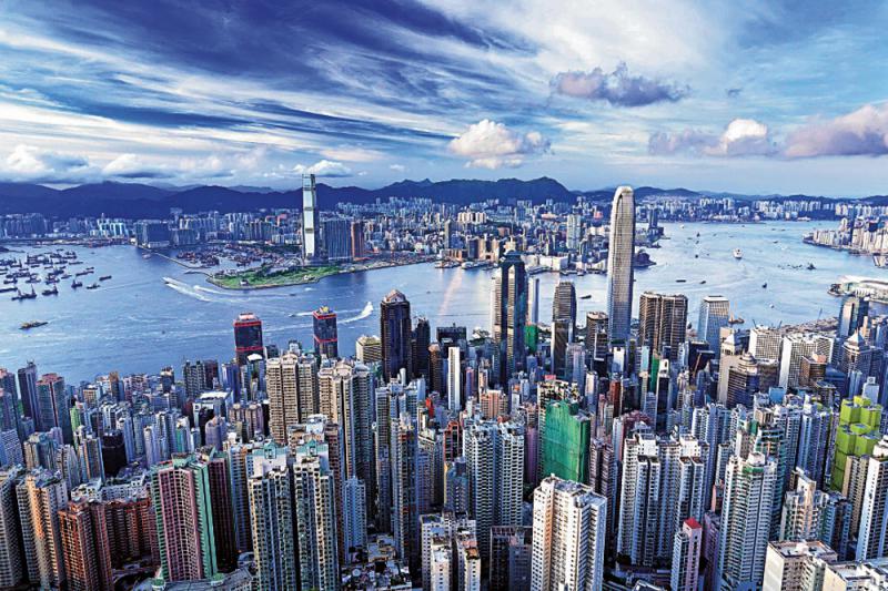 图:陈爽认为,回归二十年来,香港由亚洲金融中心成长为国际金融中心
