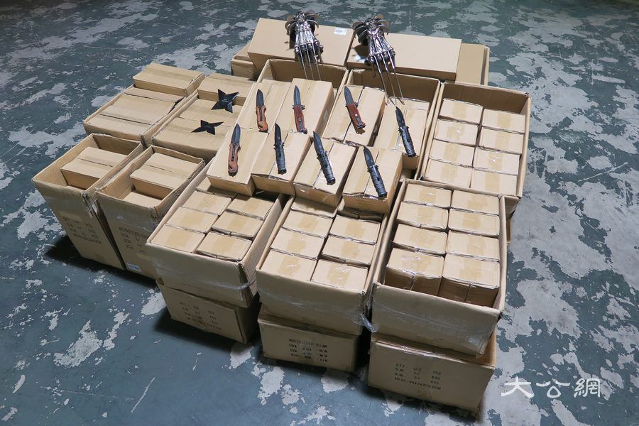 香港海關檢獲8000件疑違禁武器