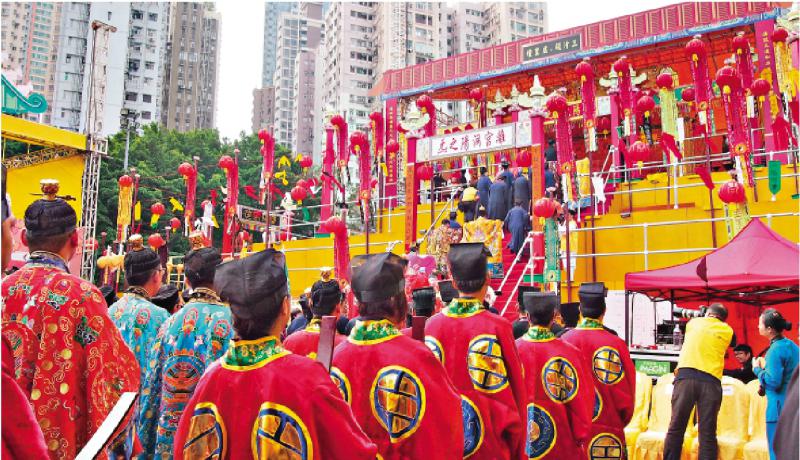 报道:提起醮典,相信香港最为人熟悉的是祈求合境平安的长洲太平清醮