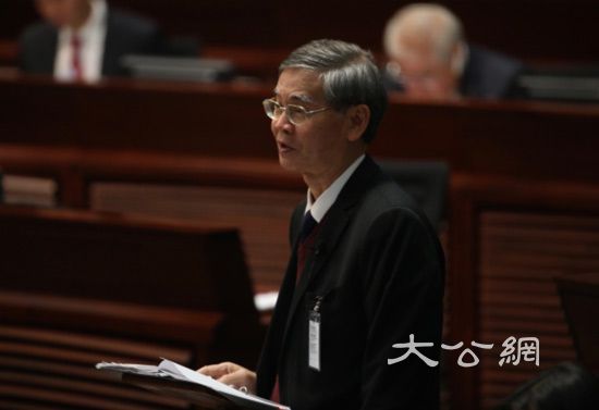 羅致光：對小學推行「一校一社工」持開放態度