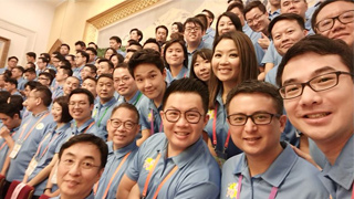 韩正寄语港青：在新时代放飞青春梦想