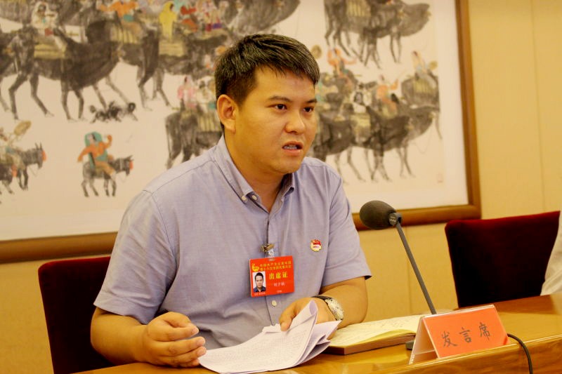 河南塔沟武校团委书记刘少楠参加共青团十八大