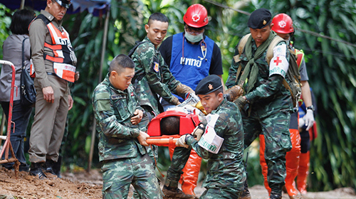 救援专家:目前转移泰国少年足球队员出洞难度较大