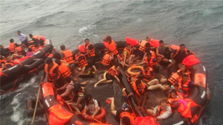 普吉翻船事故仍有中国游客失联 中方部门全力处置