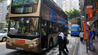 香港巴士站改善工程有序推进 首阶段今年完成