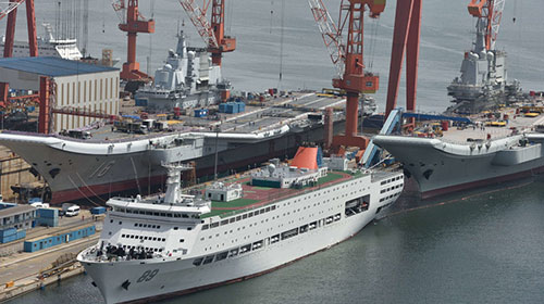 专家：辽宁舰将接受检修 首艘国产航母或再次海试