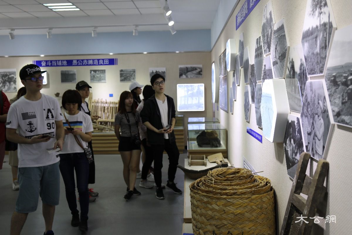 香港学子在内蒙古接受红色教育