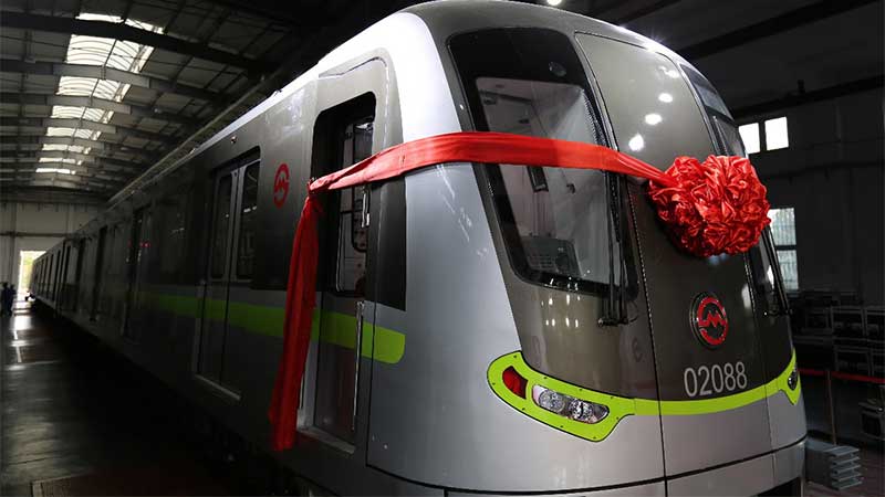运营里程世界最长 上海地铁迎来第5000辆列车
