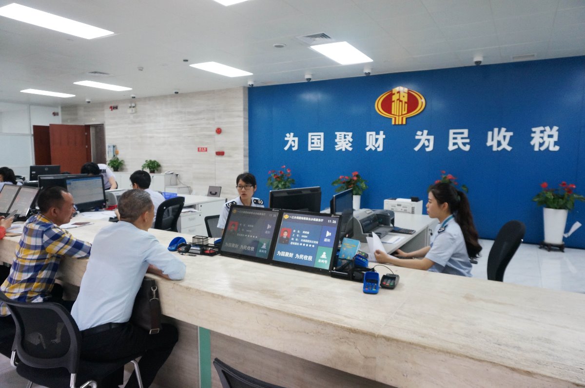 内地个税高出香港三倍 港人望“港人港税”早普及 
