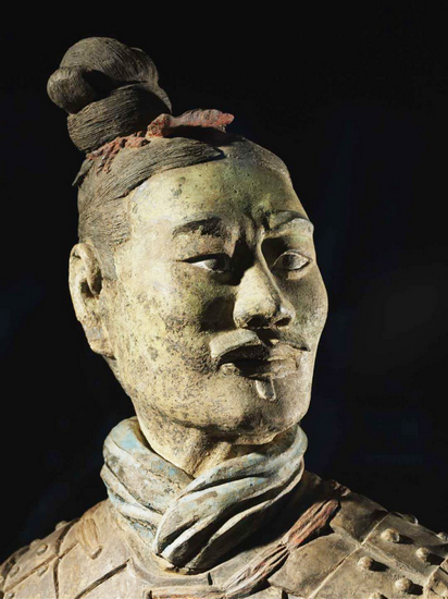 唯一“绿脸俑”相隔十年再次展出 国宝千年谜题至今无人能解