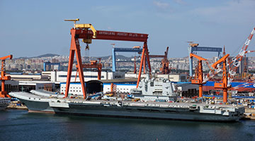 保障船掛滿旗迎國慶 國產航母將迎第三次海試