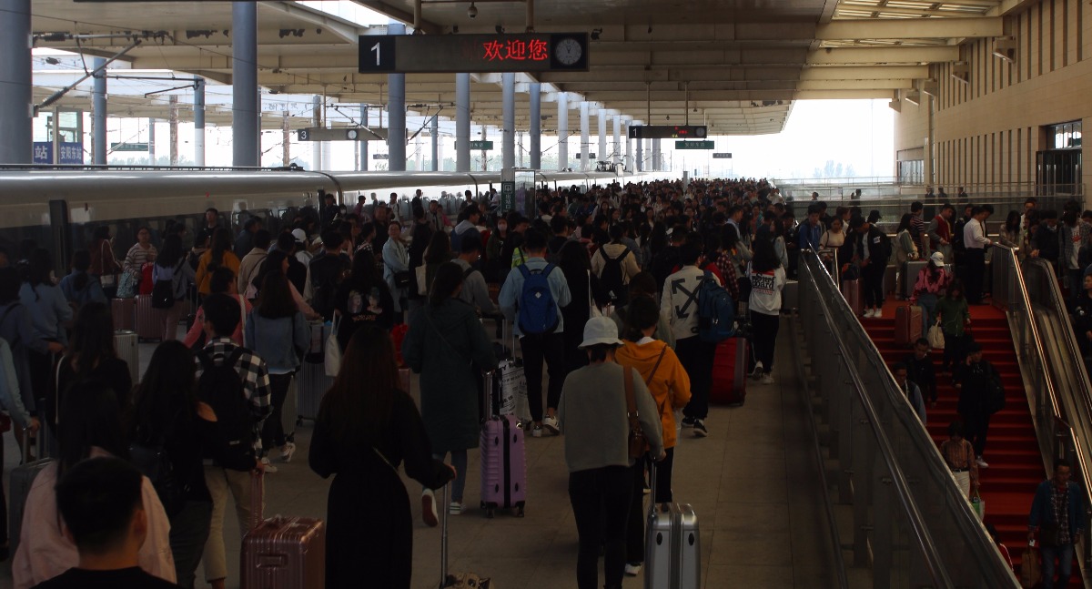 郑州铁路国庆假期累计发送旅客519.5万人