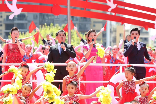 《扬帆远航》压轴央视国庆特别节目《唱响新时代》