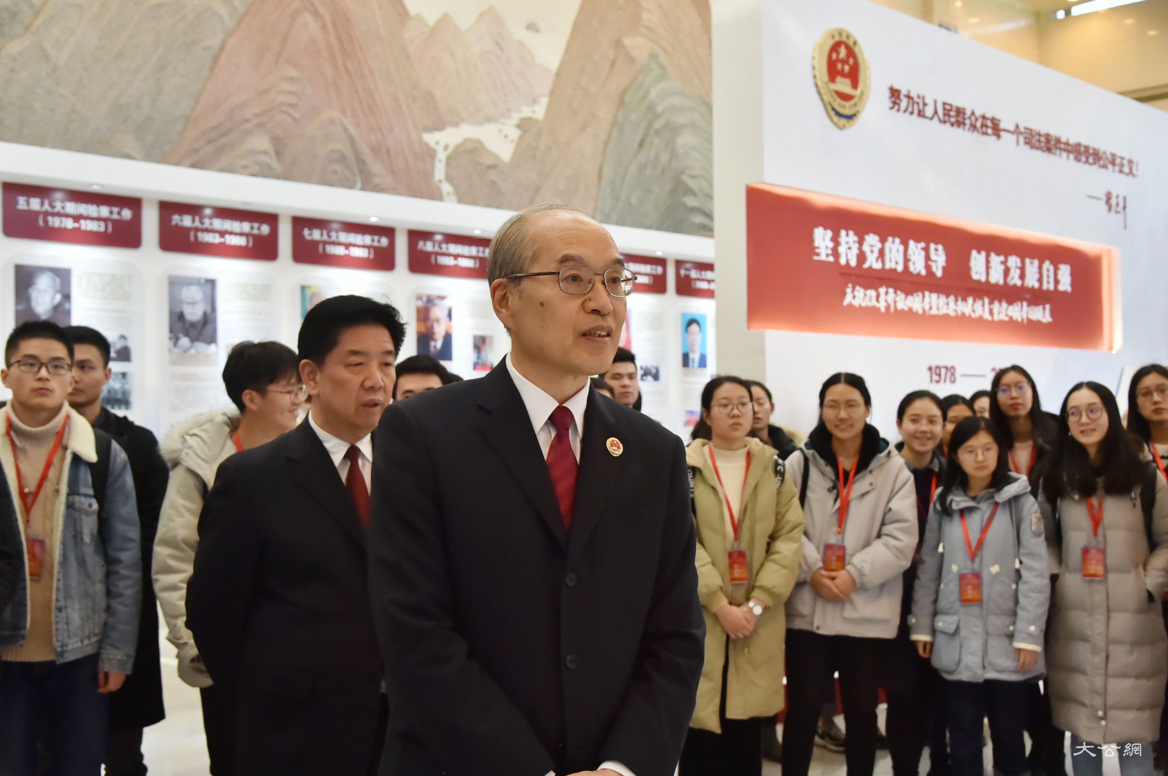 最高检检察长,首席大检察官张军担任"讲解员,介绍最高检的职能和发展