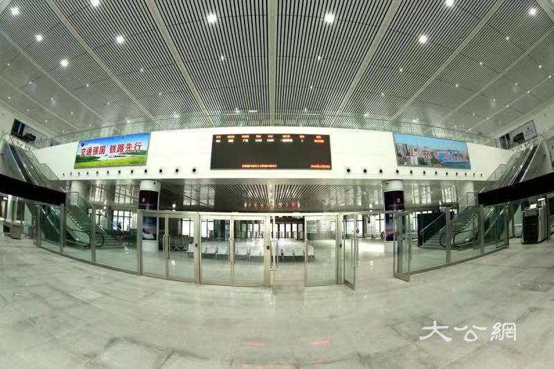 ​南陽火車站新站房運營 完善豫西南鐵路運輸功