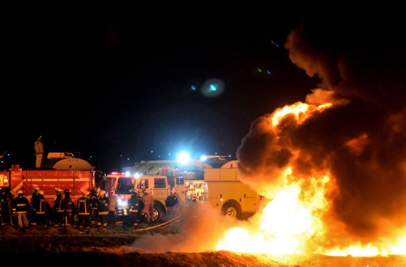 民眾偷燃料 墨油管意外爆炸釀66死