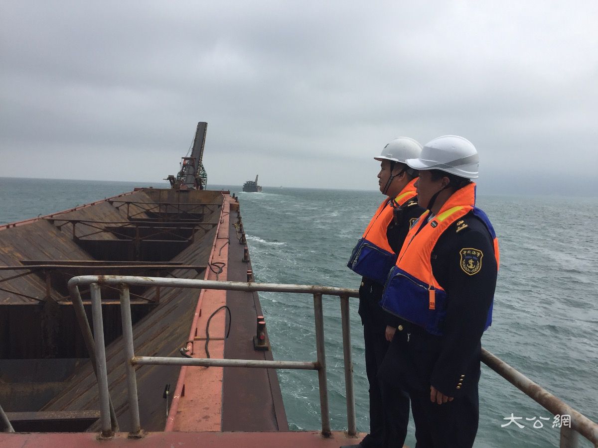 江门海事建联动执法协作机制 严查内河运输船"海上漂"