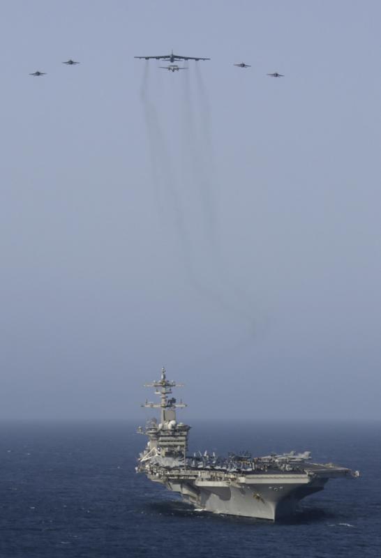 美軍集結阿拉伯海 對伊朗「模擬攻擊」