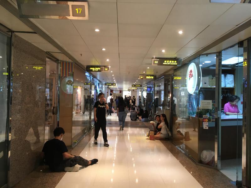示威損營商 香港消費信心五年最差