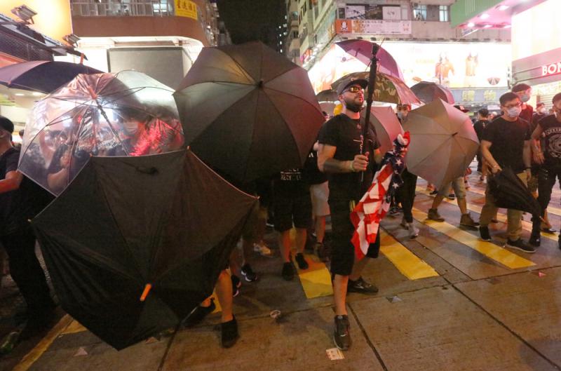 反對派挑撥仇警 做「口罩黨」保護傘