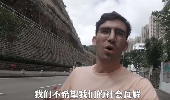 外國男網播香港實況　網民感謝講出真相