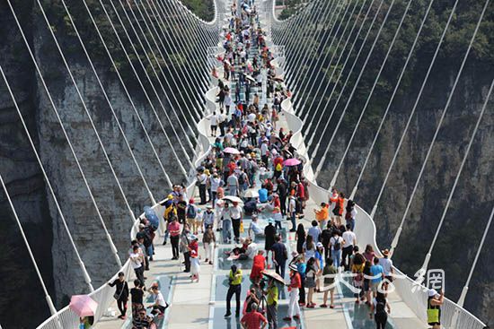 慈利旅游：玻璃桥上走出致富路