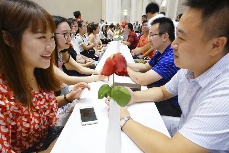 灣區「牽紅線」 港人內地覓良緣