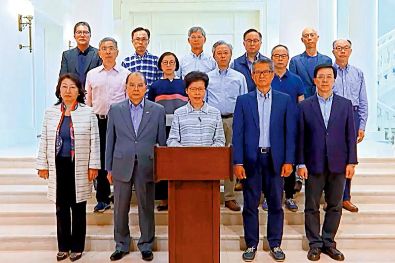 禁蒙面法特首籲市民堅決與暴徒割席