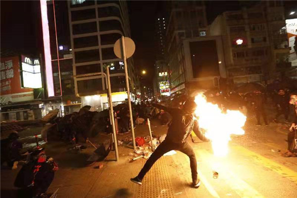 駐港公署斥西方政客唯恐香港不亂 縱容包庇暴行