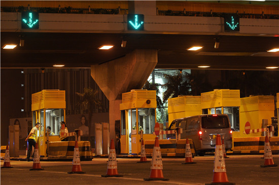 港紅隧重開 市民指車程縮短較方便