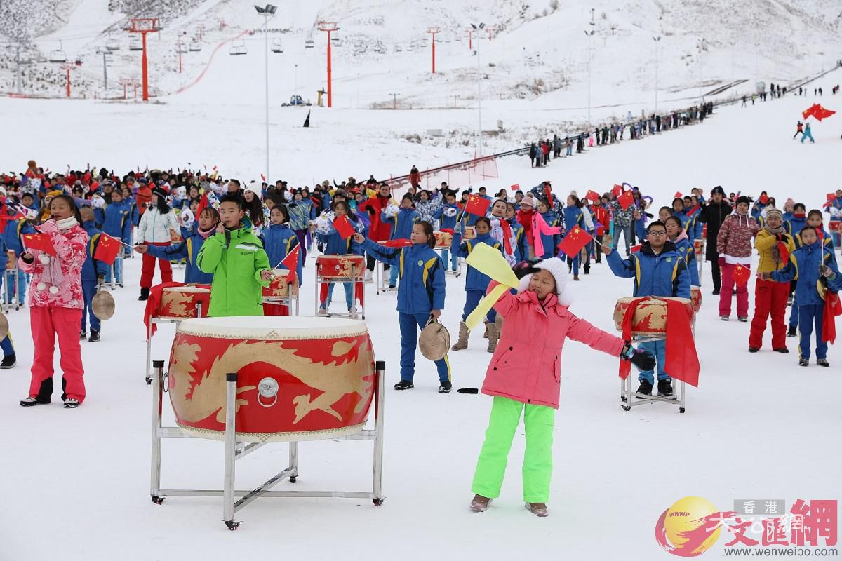 在新疆阿勒泰舉行的人類滑雪起源地狂歡節現場。（記者張仕珍 攝