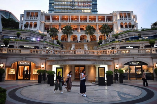 香港酒店入住率跌逾3成 房價跌近4成