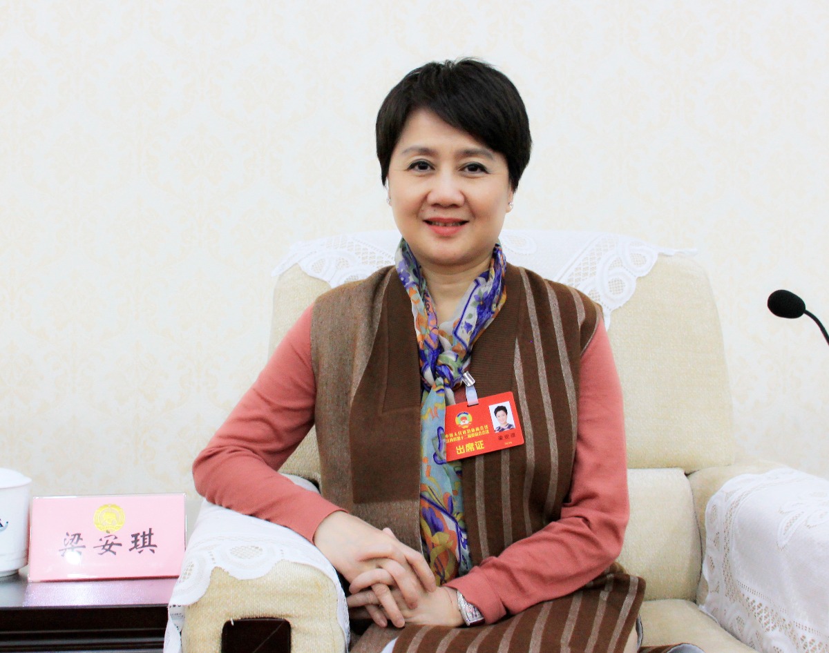 澳门地区江西政协常委,澳门特区立法会议员,澳门丽晶集团董事长梁安琪
