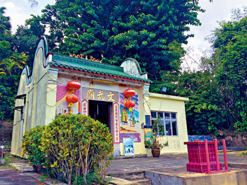 凉亭草坪文武庙