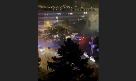 巴黎民眾街頭縱火 抗議警方涉一宗死亡車禍