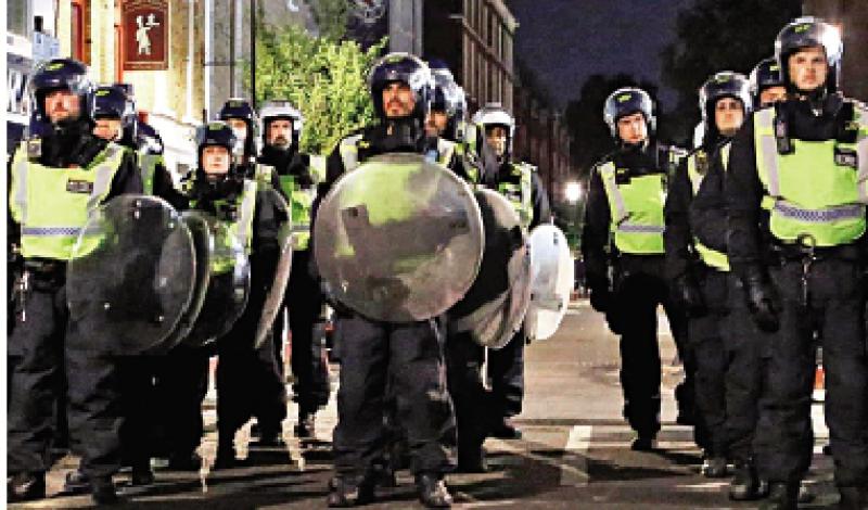 倫敦22警察遇襲 英矢言嚴懲