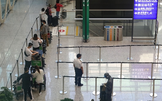 消息：香港機場將恢復內地轉機服務