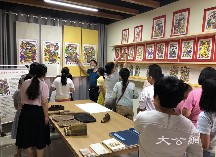 中牟县举办木版年画专题展 交流互鉴启迪传统文化发展新思路