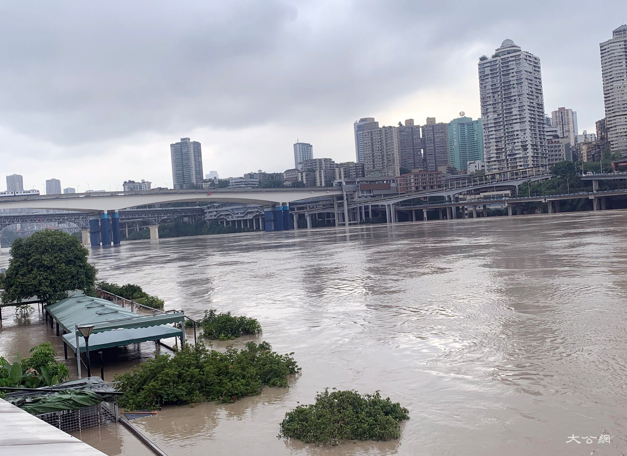 四十年来最大洪水过境 重庆启动防汛Ⅰ级应急响应