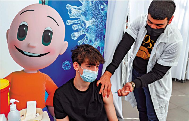 以色列為青少年注射新冠疫苗