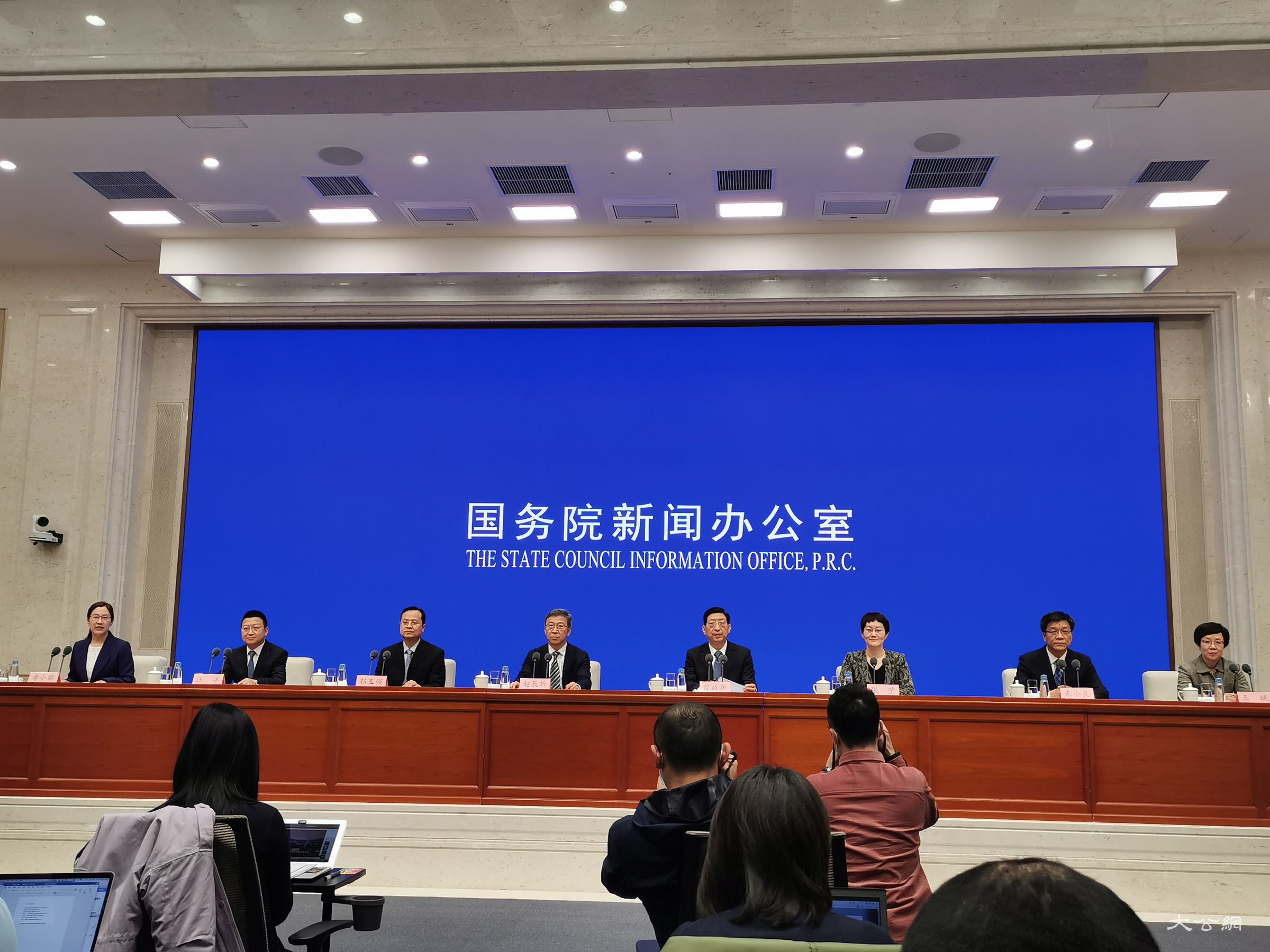发改委秘书长赵辰昕不能擅自防控加码阻断出行返乡
