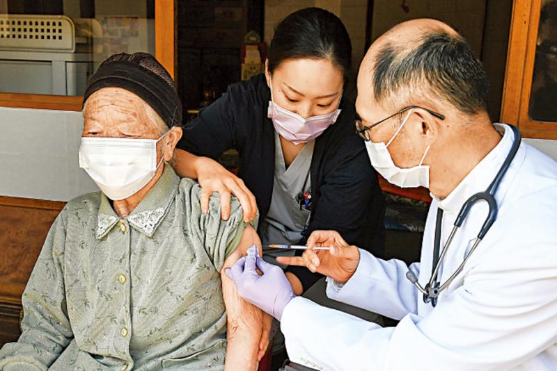 ﻿日本疫情反彈 民眾急約打疫苗