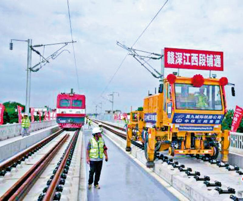﻿赣州到深圳高铁江西段完成铺轨 最快年底开通-小平平